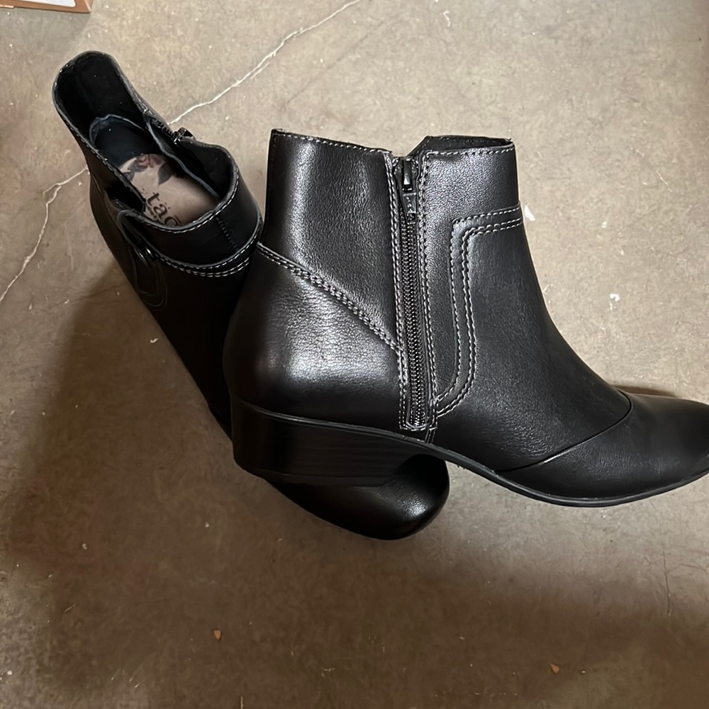Women’s Taos Black Leather Boots size 8